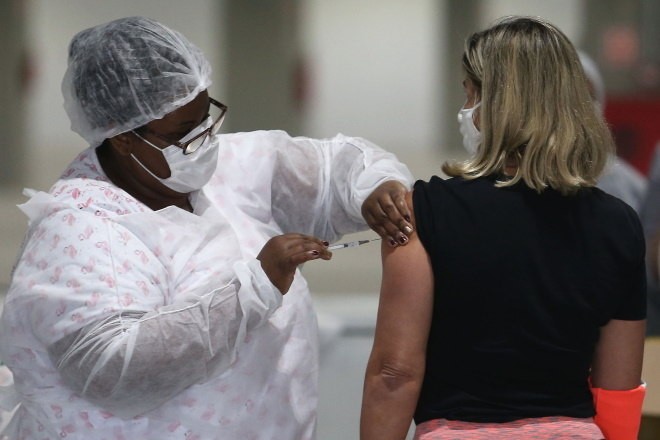 imunossuprimidos têm direito a calendário especial de vacinação - (Foto: GUILHERME DIONíZIO/Estadão Conteúdo - 22.6.2021 )
